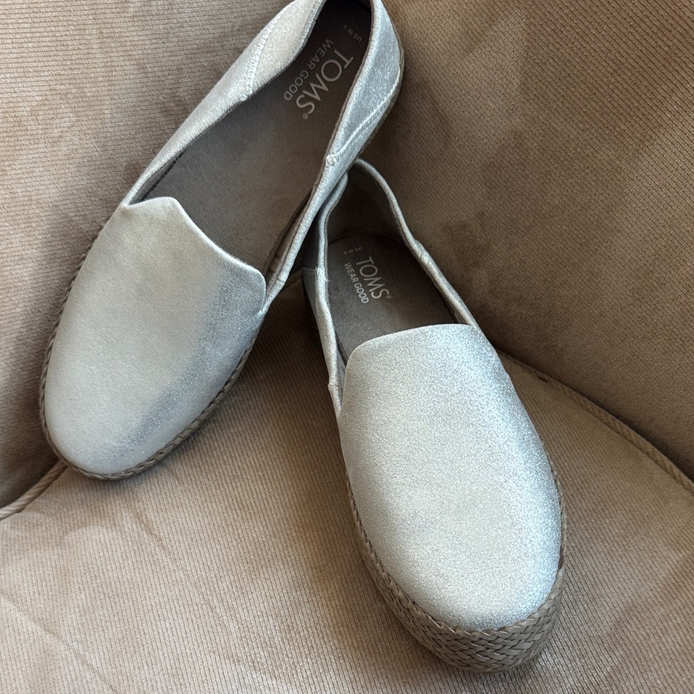 TOMS Women's Shimmering Silver Espadrilles